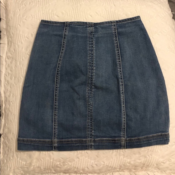 Jean skirt with ties. - Picture 4 of 4